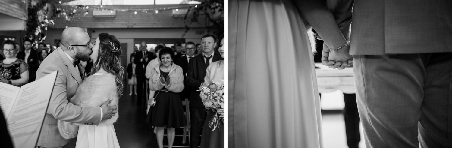 Para młoda podczas ceremonii ślubnej