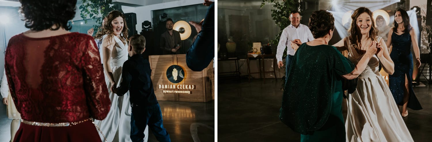 Para młoda tańczy na weselu z gośćmi.