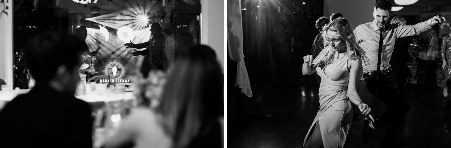 Goście tańczą na przyjęciu weselnym.