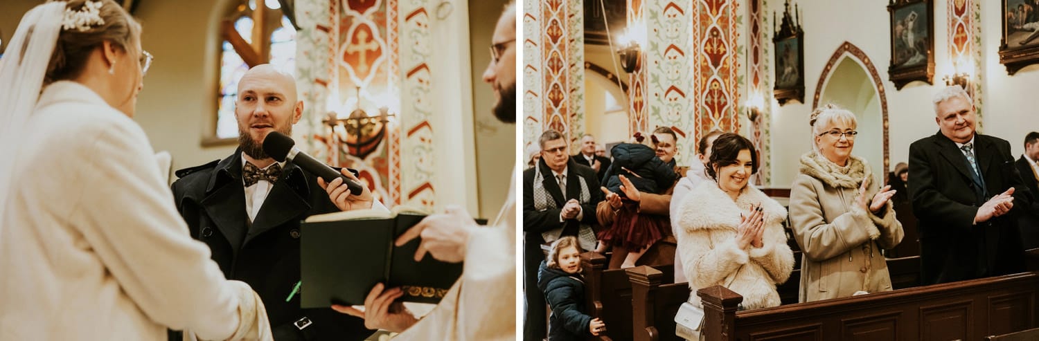 Ceremonia ślubna w kościele, goście wiwatują.